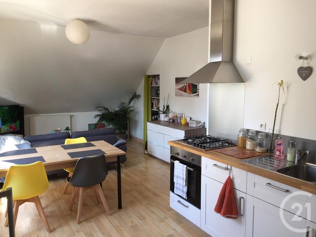 Appartement T3 à louer - 3 pièces - 75 m2 - Argentre Du Plessis - 35 - BRETAGNE